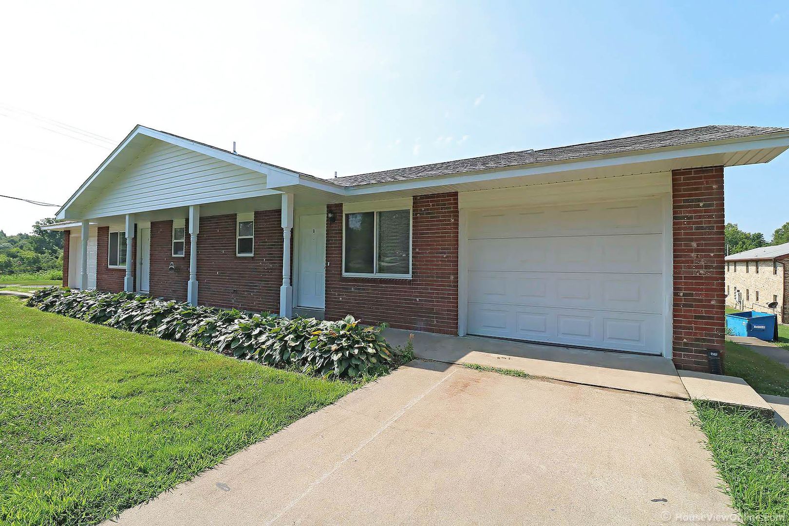 Jackson Apartment: 1445 Woodland