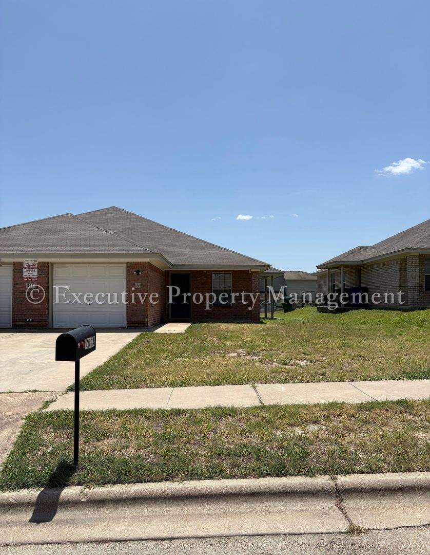 Copperas Cove Multiplex: 208 Janelle Drive