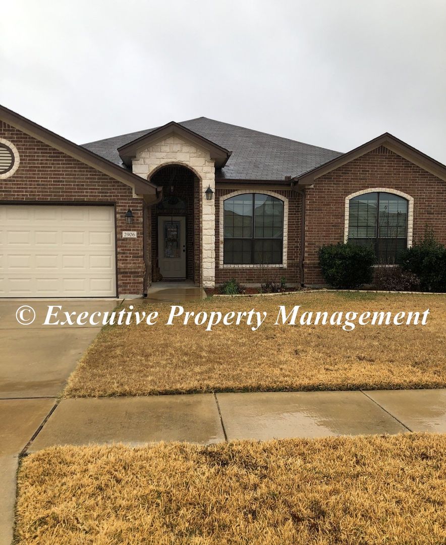 Killeen House: 2906 Traditions Drive