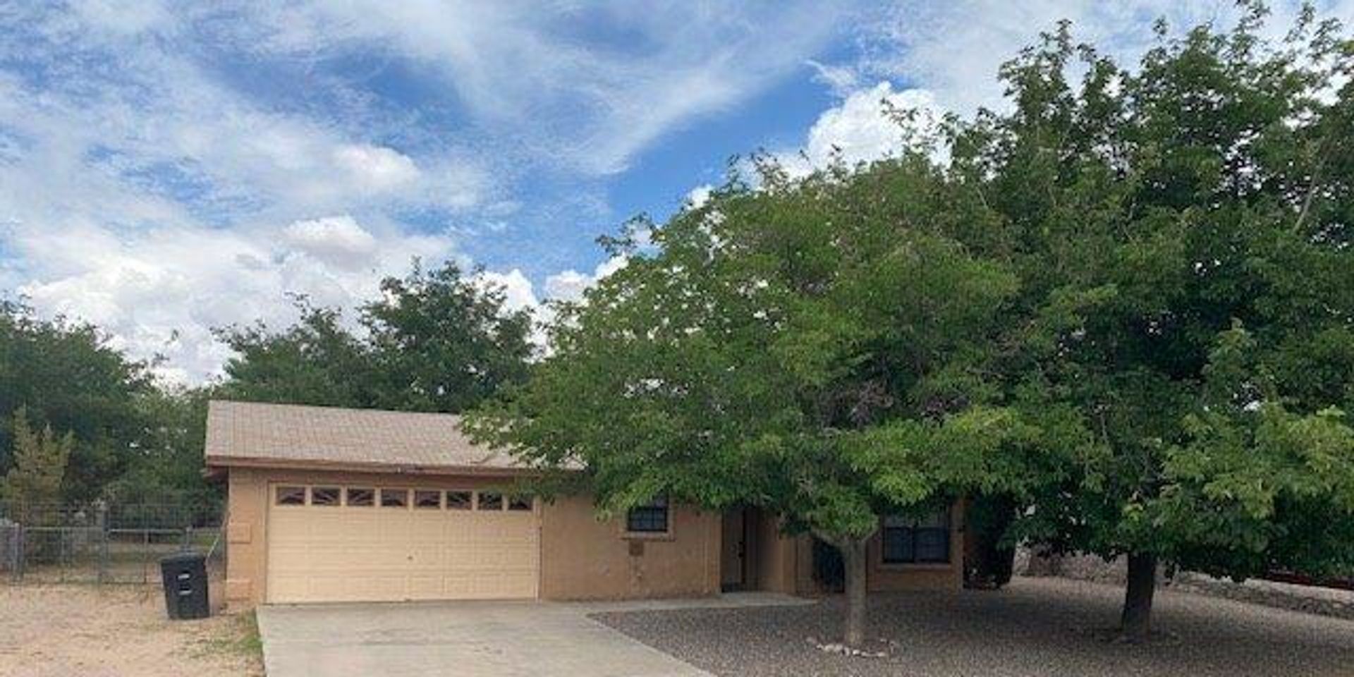 Las Cruces House: 4670 April