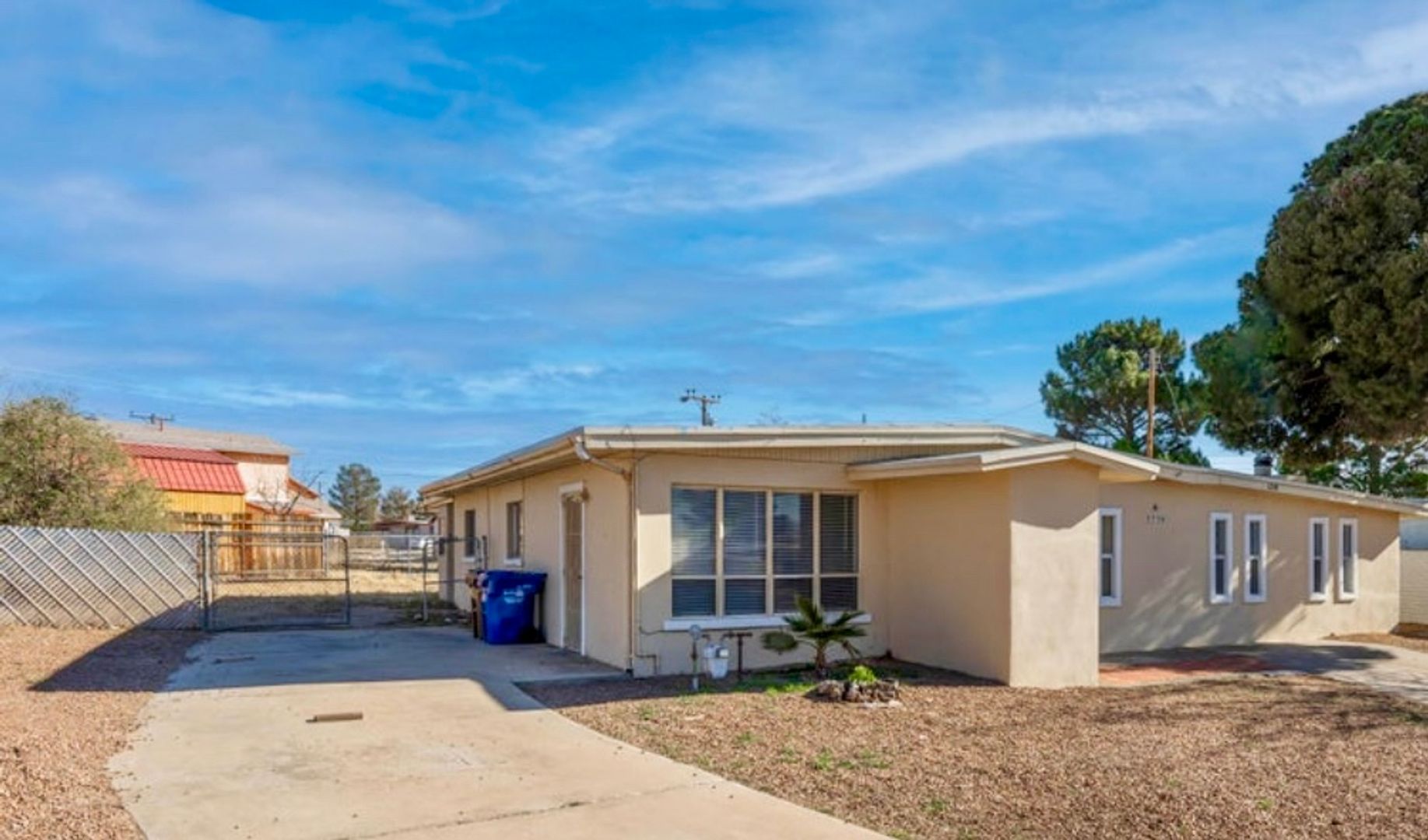 Las Cruces House: 1710 Betty Cir