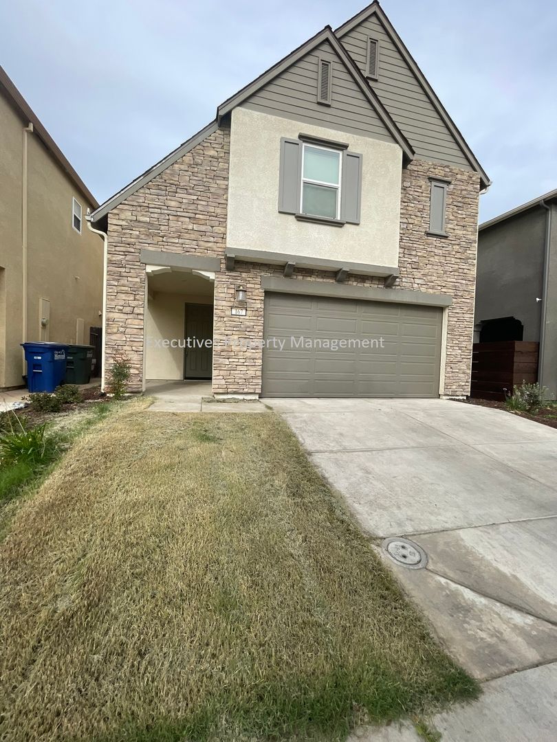 Merced House: 167 Shafer Ave