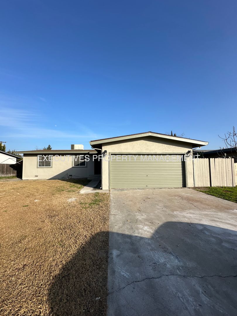 Atwater House: 3220 Dakota St