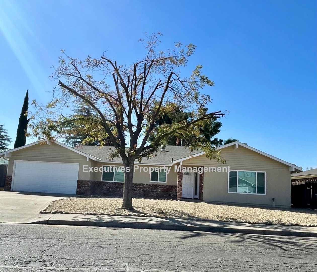 Atwater House: 140 Juniper Ave