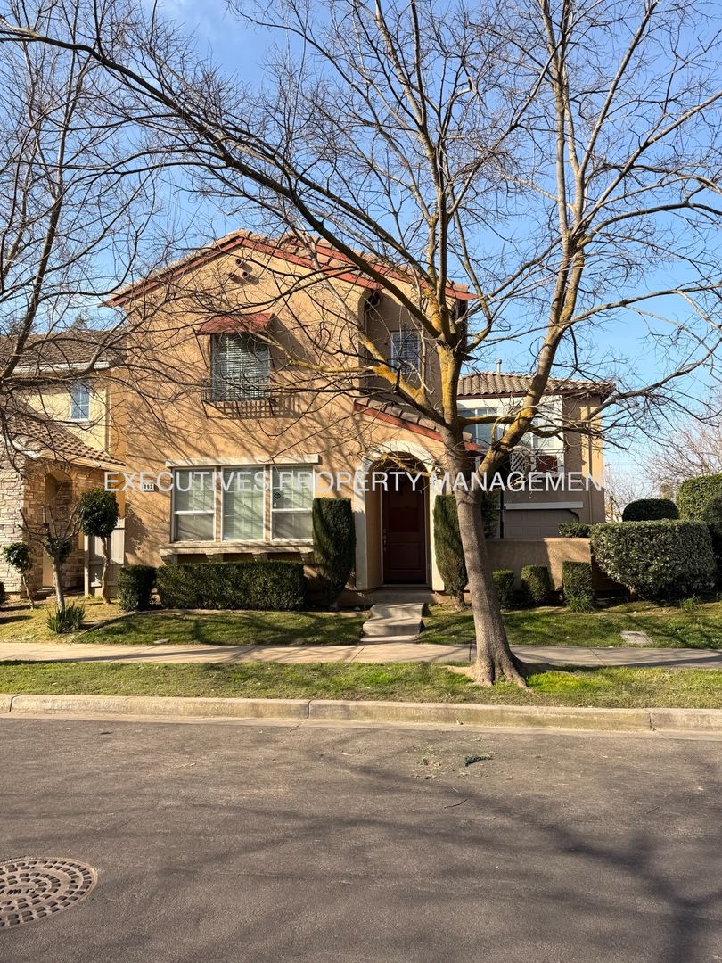 Turlock House: 3895 Bethpage St