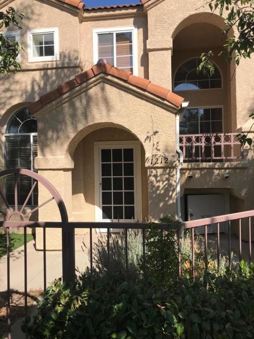 Oxnard House: 1212 Jamaica