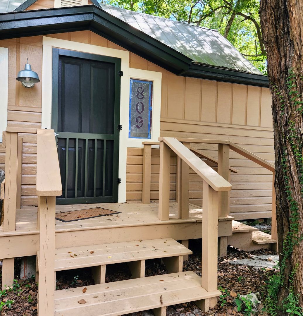 Gainesville House: 809 NW 4th Avenue