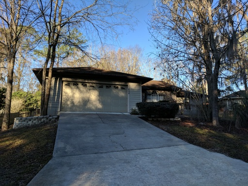 Hamilton Pond single family home – photo 1