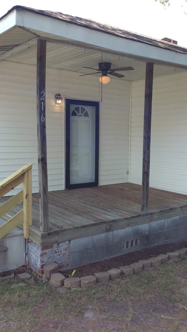 Rockingham House: 216 Safie 5th Street
