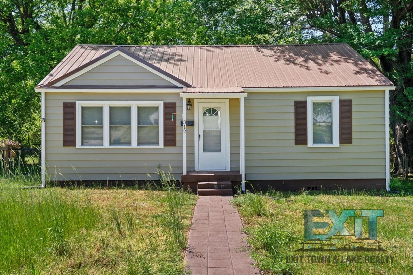 Chase City House: 312 Hutcheson Ave.