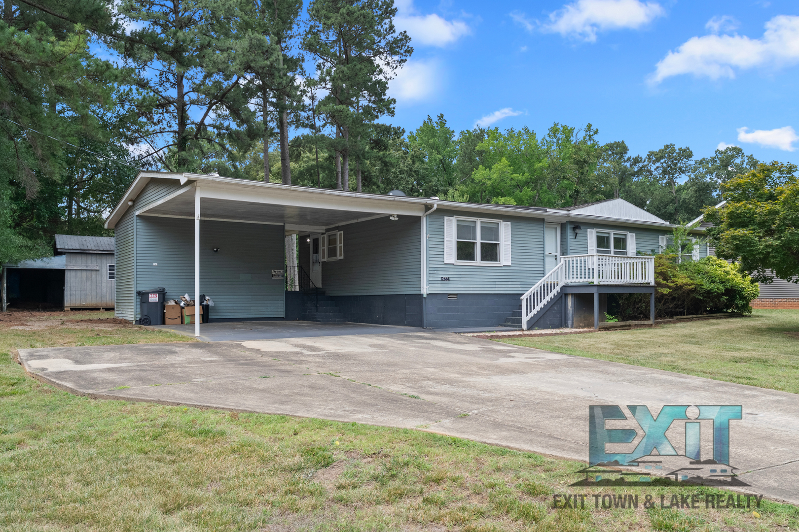Bracey House: 422 Tanglewood