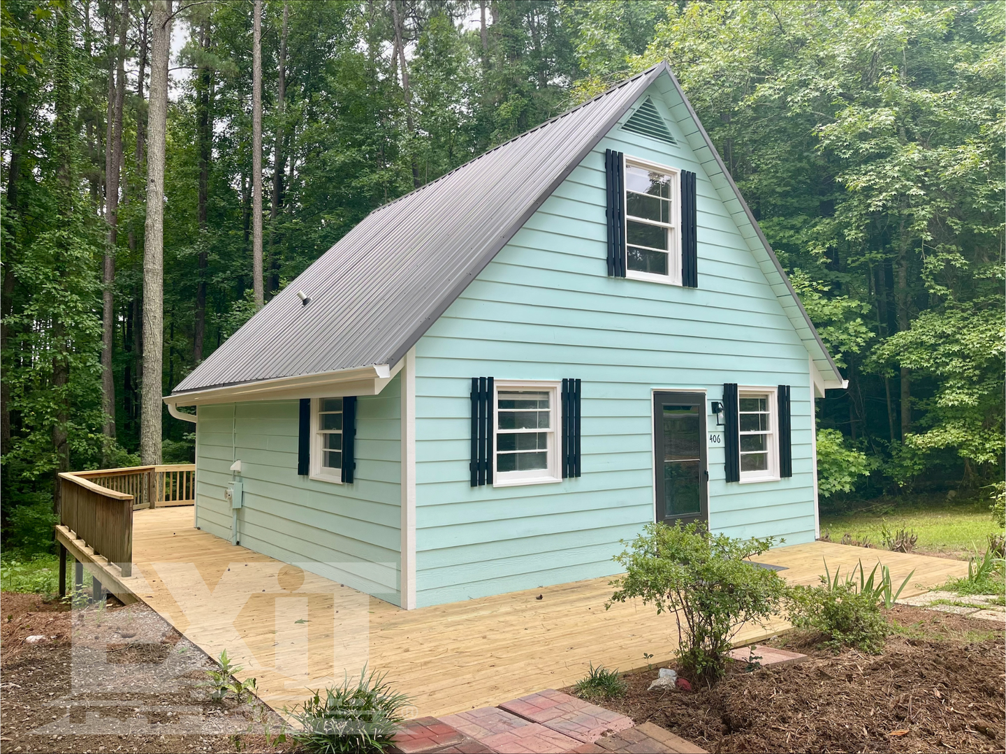 Bracey House: 406 Hawthorne Dr.
