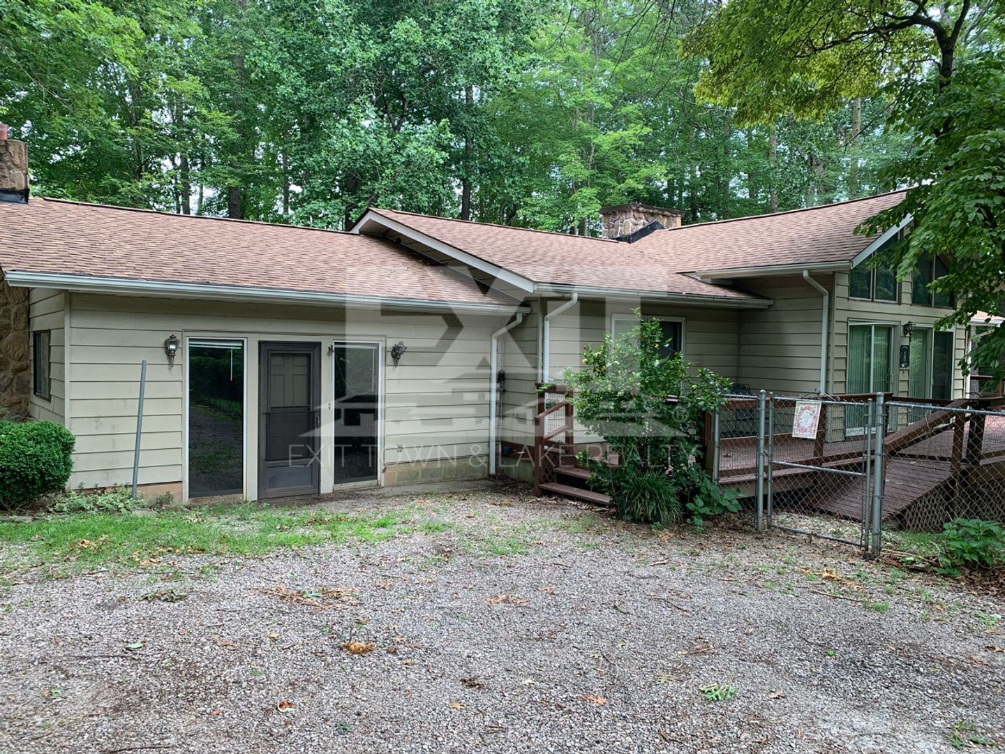 Manson House: 201 Nutbush Dr