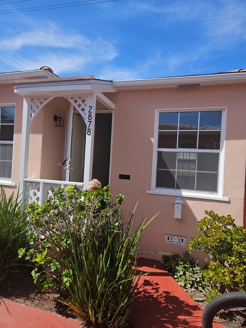 San Diego Apartment: 2876 Meade Avenue