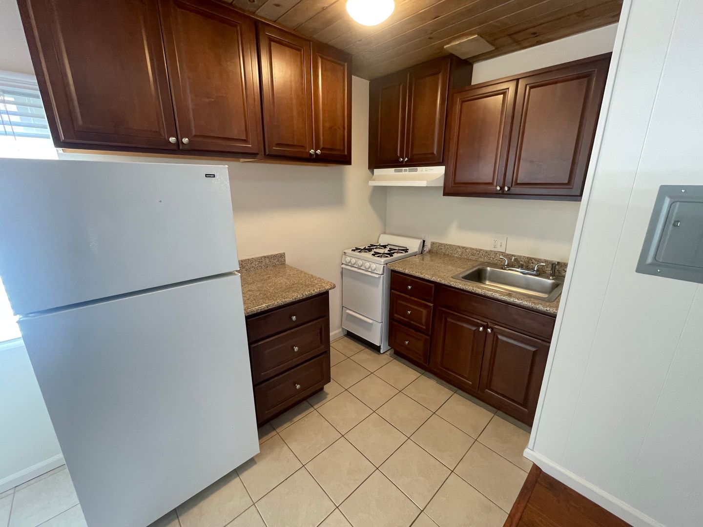 San Diego Apartment: 4080 Lamont Street