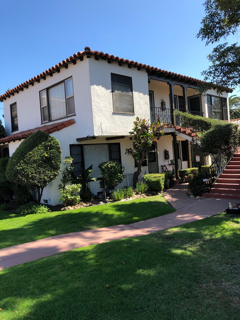 San Diego Apartment: 3781 7th Ave.