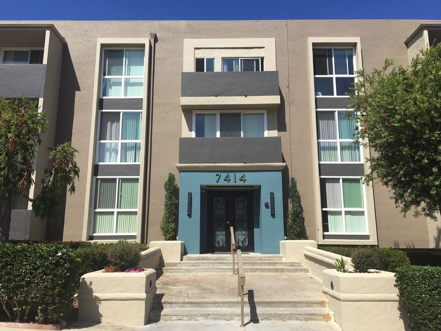 La Jolla Apartment: 7414 Herschel Avenue