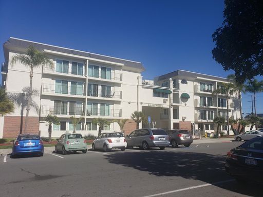 Senior (55+) Building In Heart Of Hillcrest – photo 1