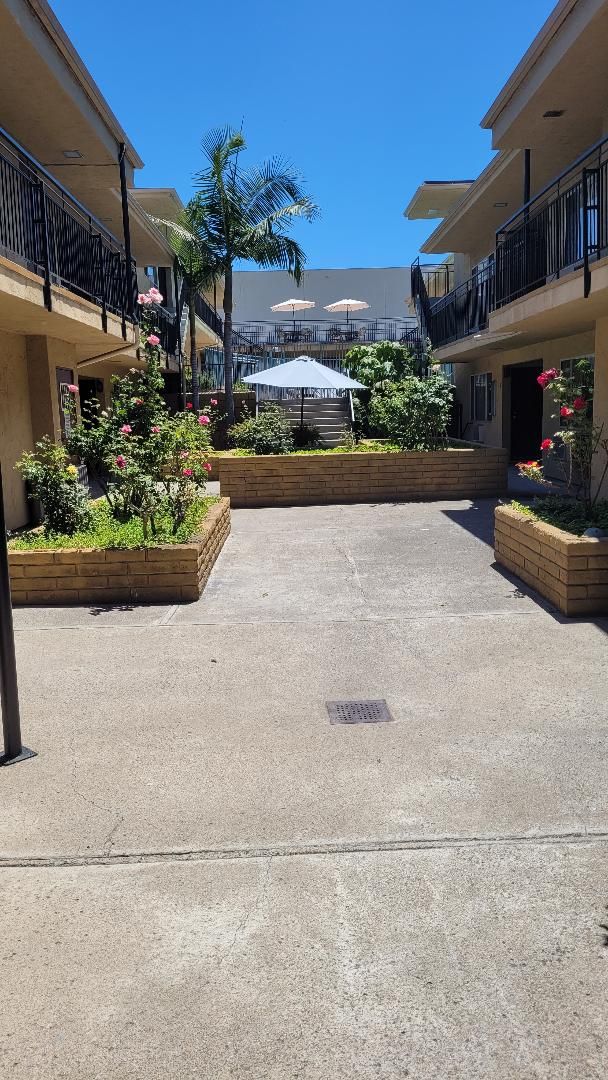 La Mesa Apartment: 4841 Jessie Ave.
