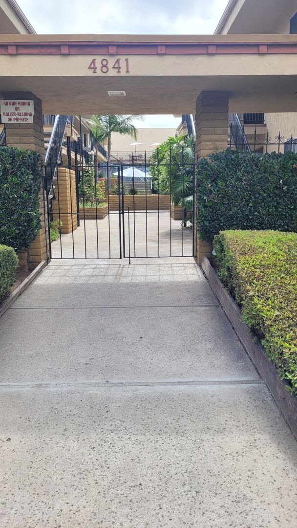 La Mesa Apartment: 4841 Jessie Ave.