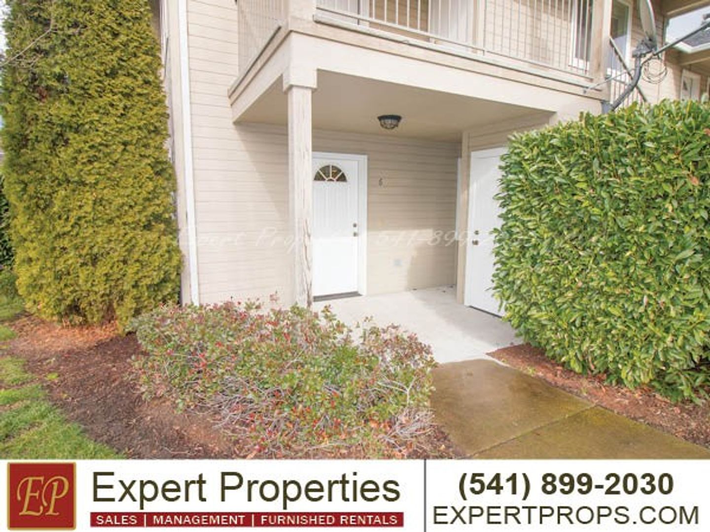 Medford House: 3161 Juniper Ridge Dr #11