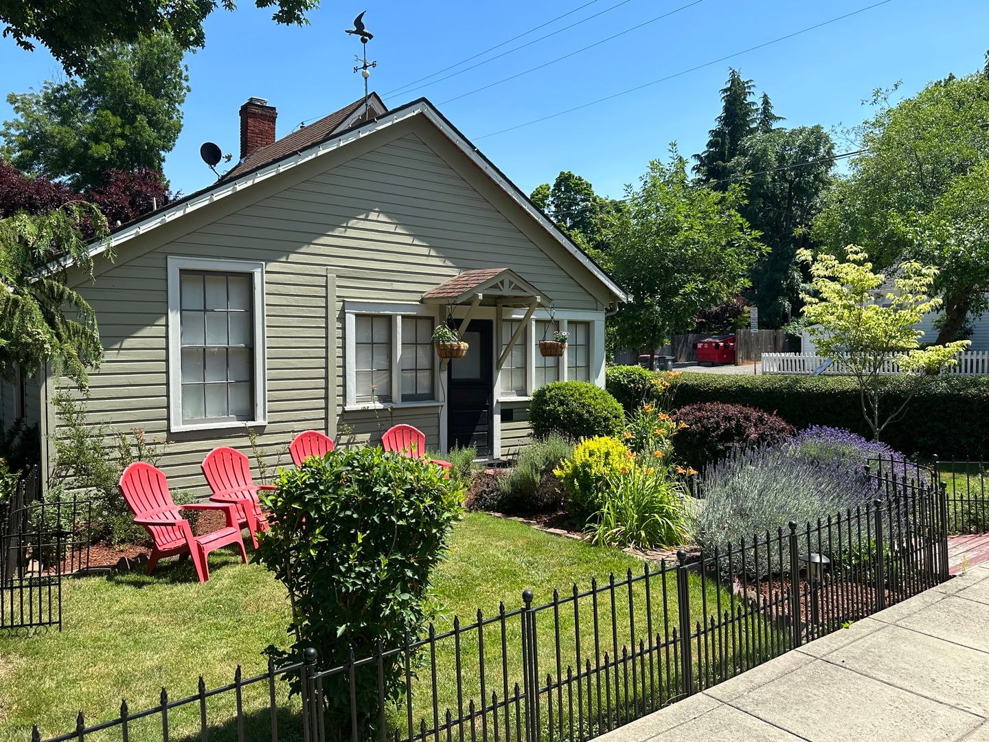 Jacksonville House: 160 West C Street Unit A