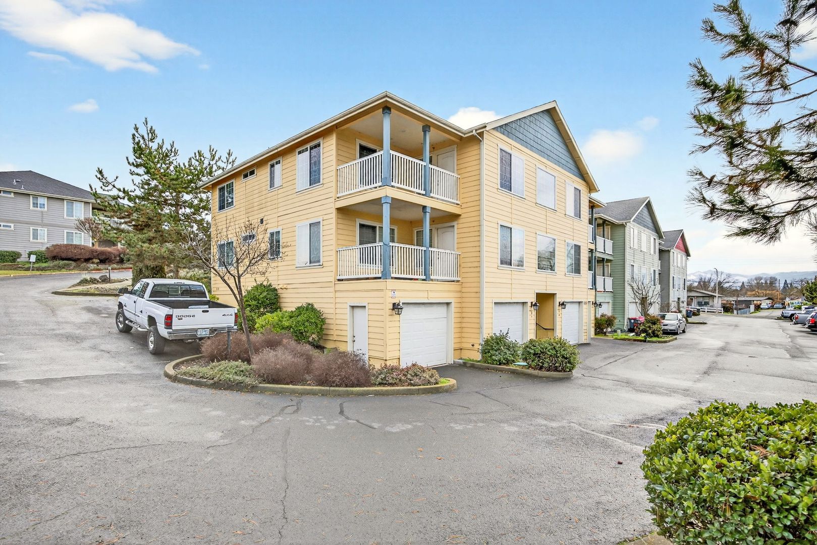 Medford House: 2533 Corona #C