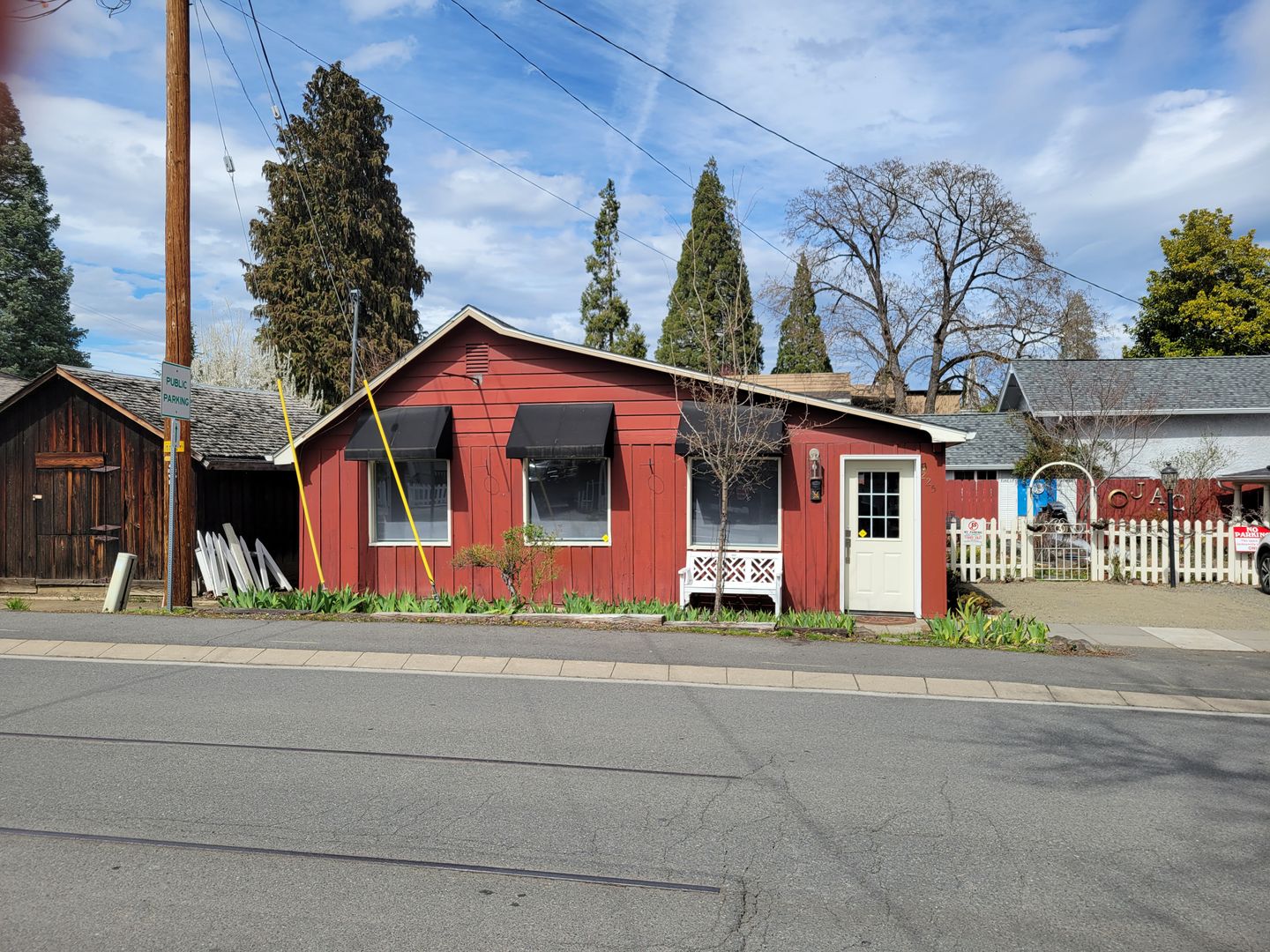 Jacksonville House: 225 E C Street