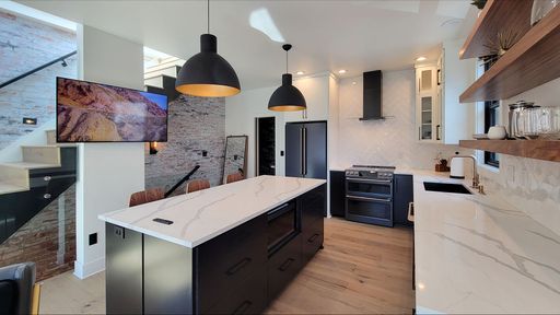 Station House Suite B is a stunning 2 bedroom in the heart of Jacksonville $300 Utility Fee