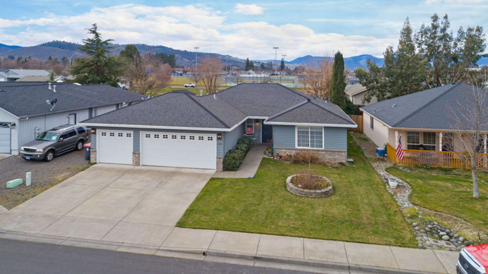 Medford House: 1744 LOUISE AVE