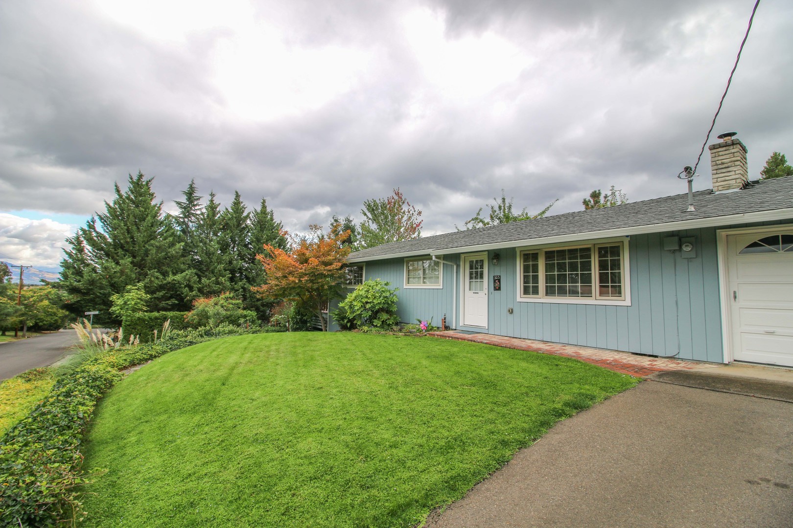 Jacksonville House: 325 Gold terrace