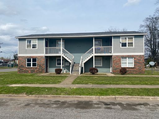 2 bed 1 bath - recently renovated – photo 1