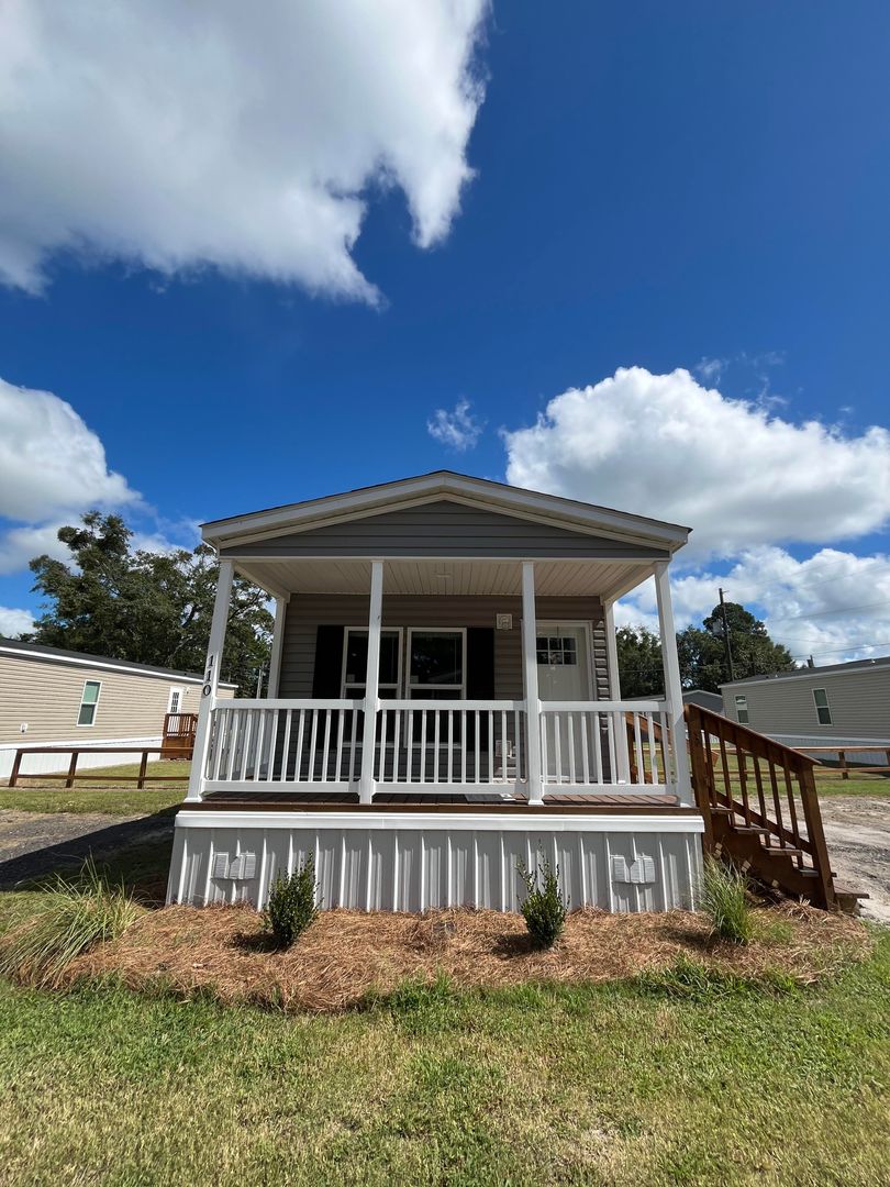 Springfield Apartment: 722 McCall Rd