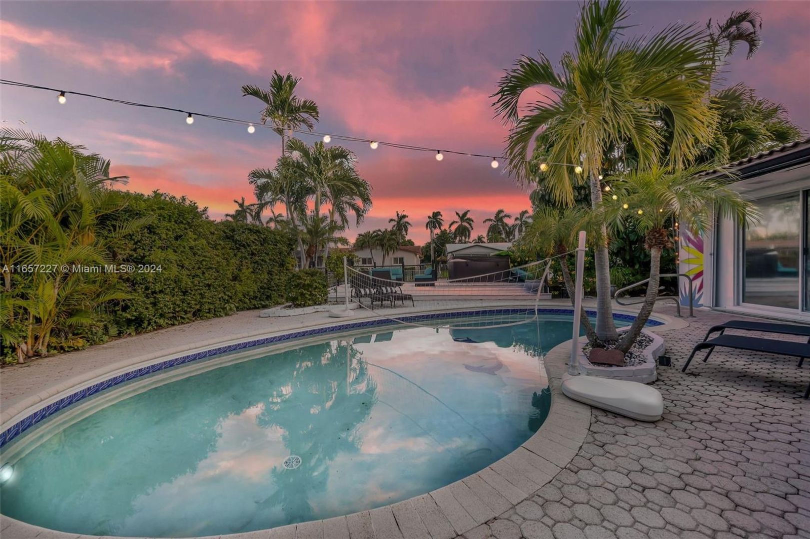 Fort Lauderdale House: 5830 NE 14th Road