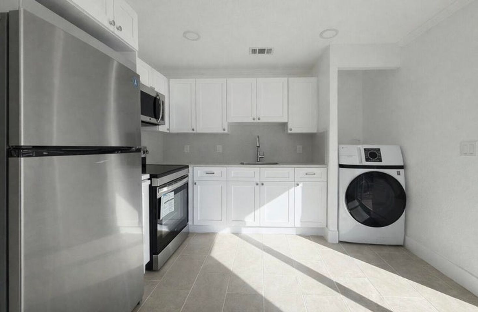 West Palm Beach House: 736 Neil Road