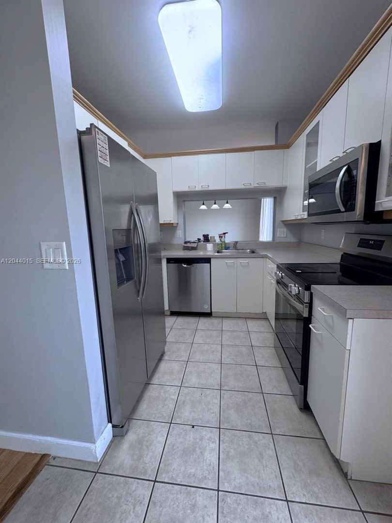 Pembroke Pines House: 1435 NW 154th Lane