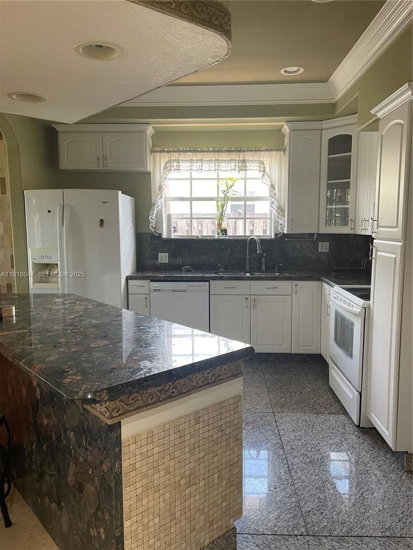 Hallandale Beach House: 232 SW 7th Avenue 0