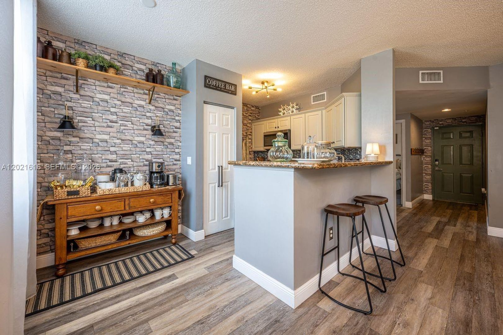 Wellington House: 11780 Saint Andrews Place 208