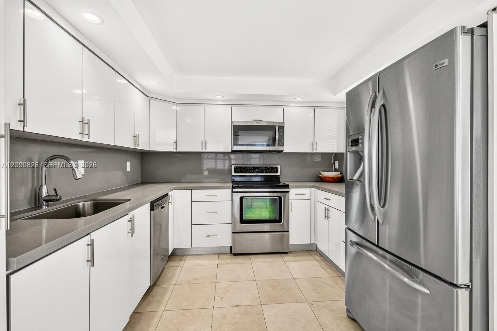 Miami House: 1901 Brickell Avenue B1109