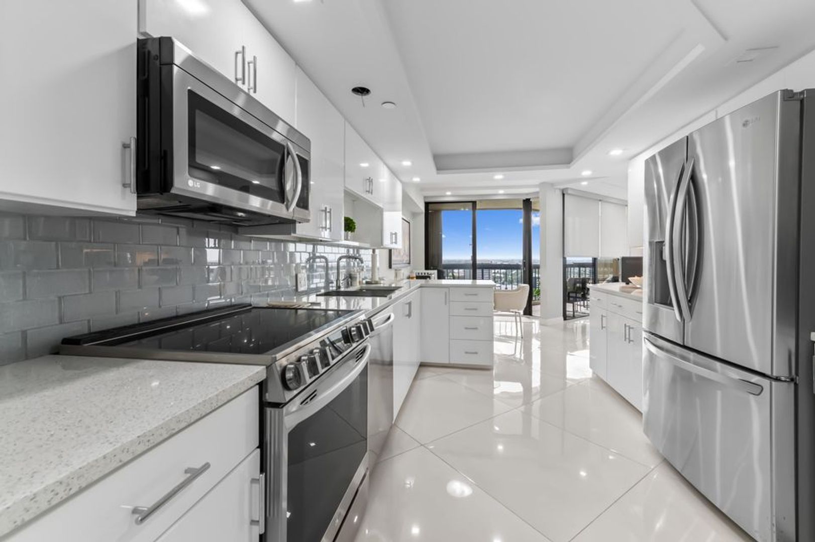 West Palm Beach House: 1900 Consulate Place 2104