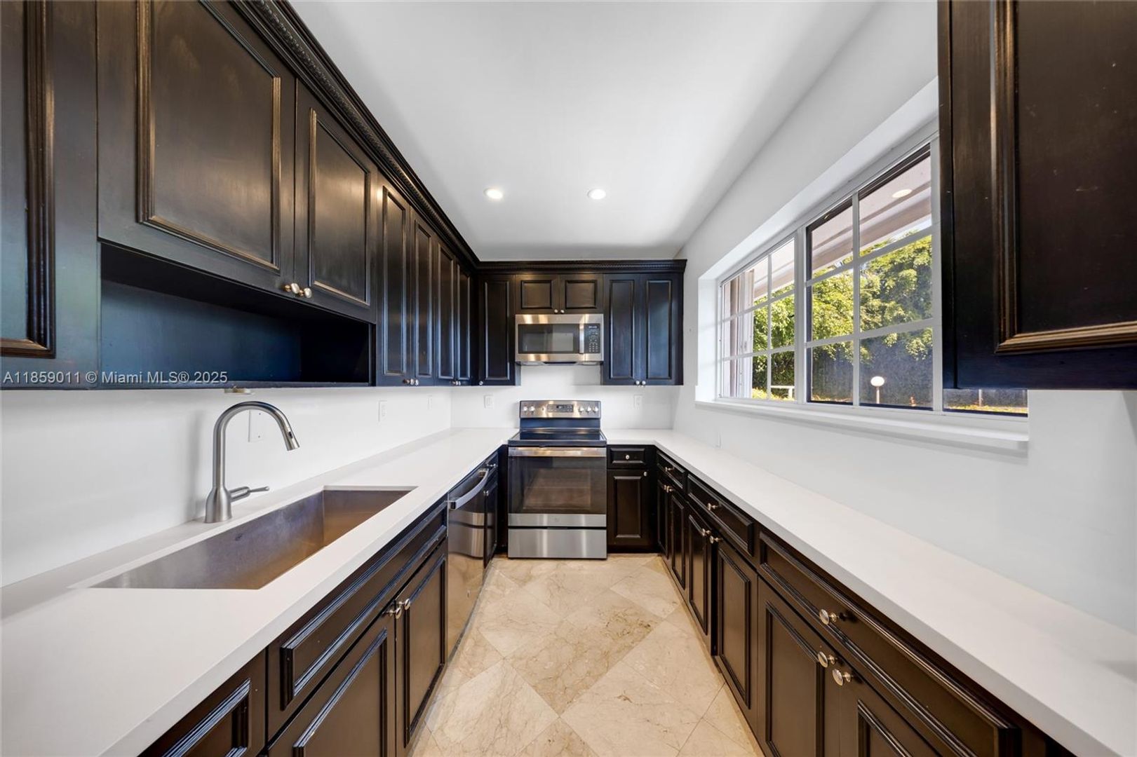 North Bay Village House: 1700 N Treasure Drive 0