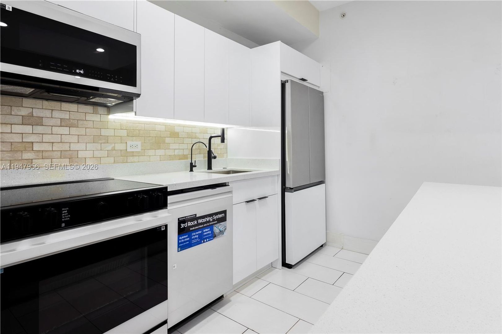 Doral House: 5300 NW 87th Avenue 1212