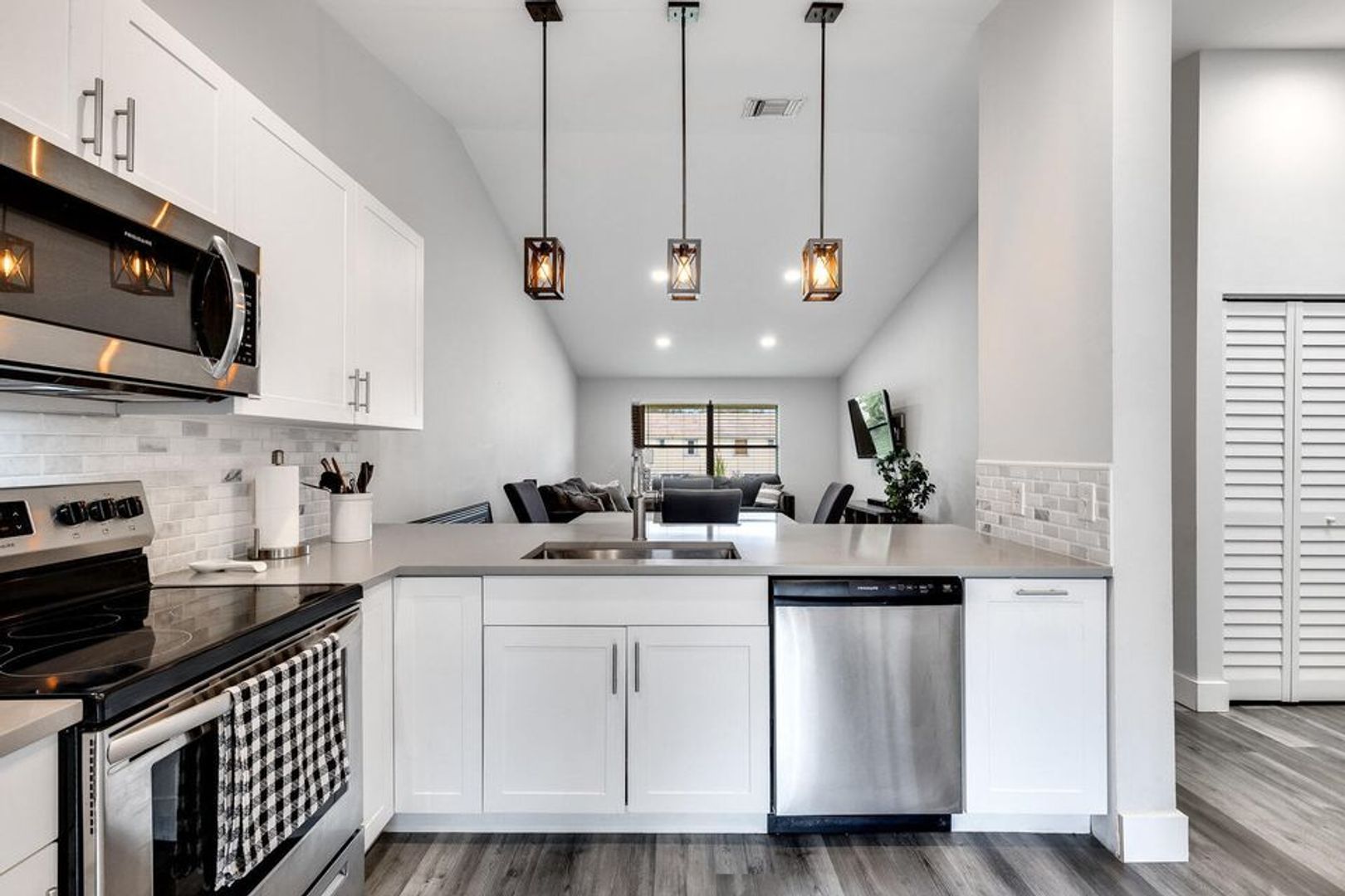 Wellington House: 13155 Chadwick Court 19