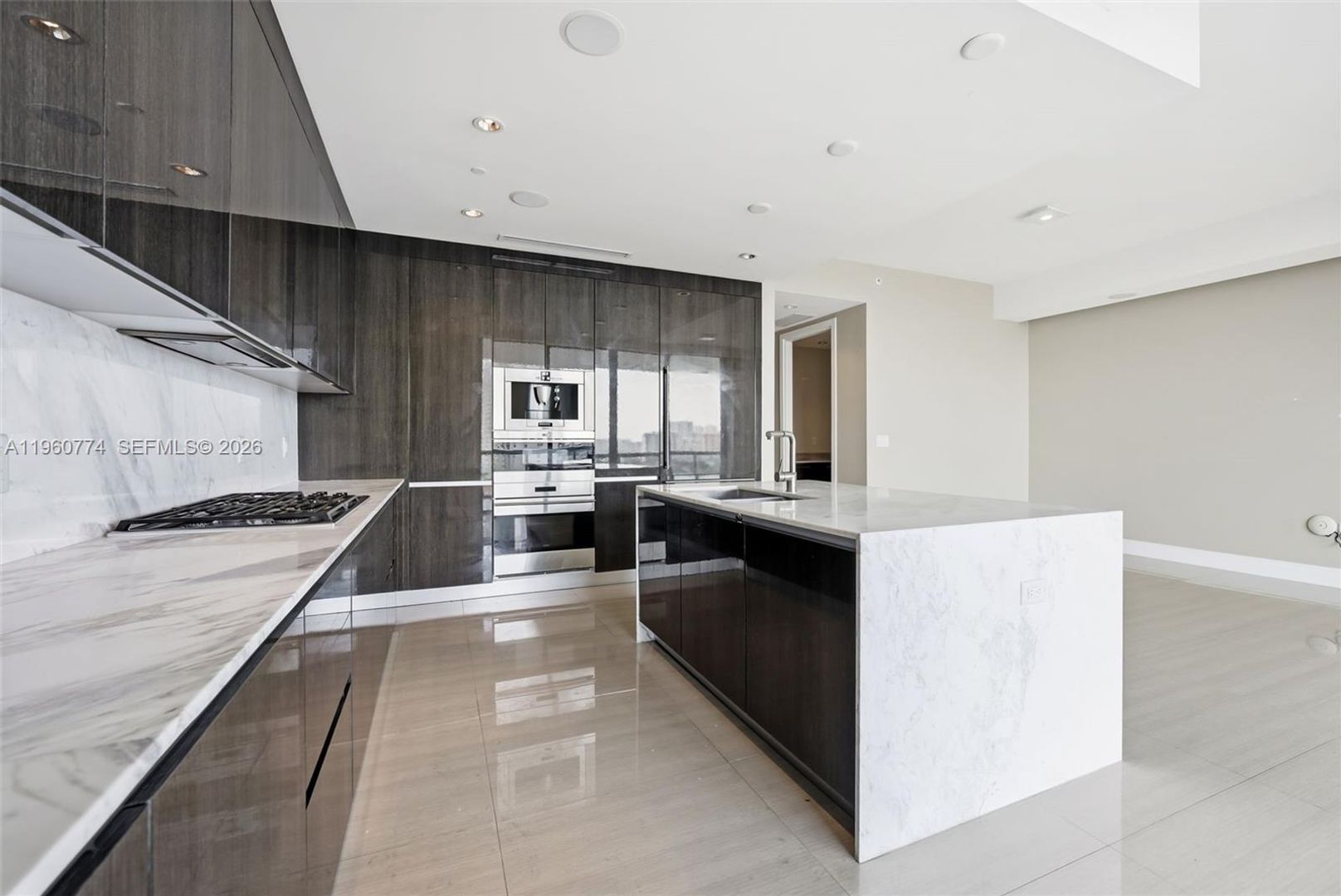 Aventura House: 3250 NE 188th Street 906