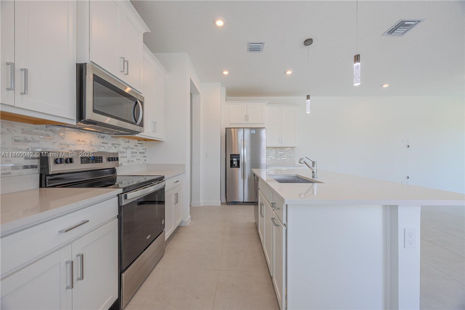 Lake Worth House: 7064 Channing Avenue