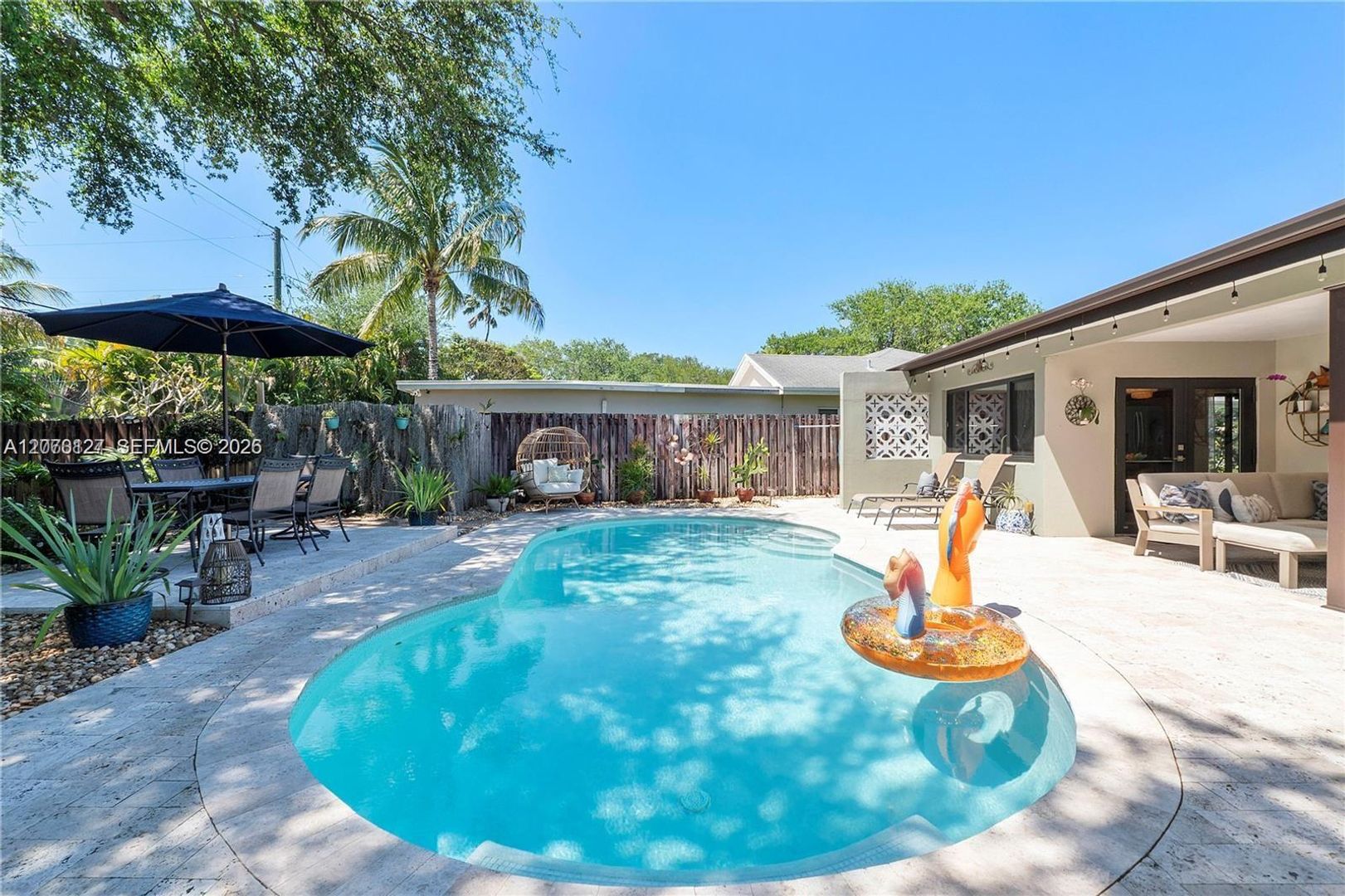 Hollywood House: 3700 W Park Road