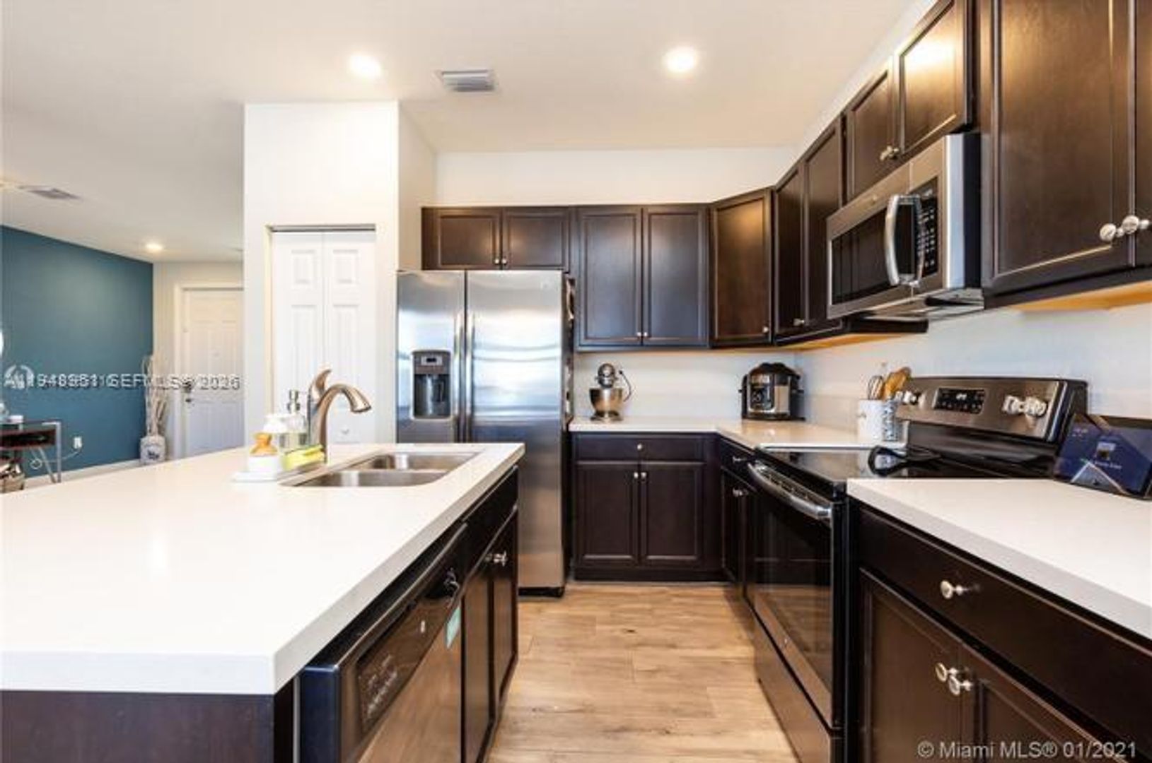 Hialeah House: 10034 W 32nd Lane