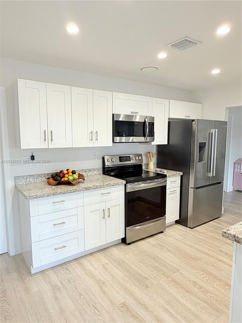 Oakland Park House: 3430 NW 21st Avenue 3430