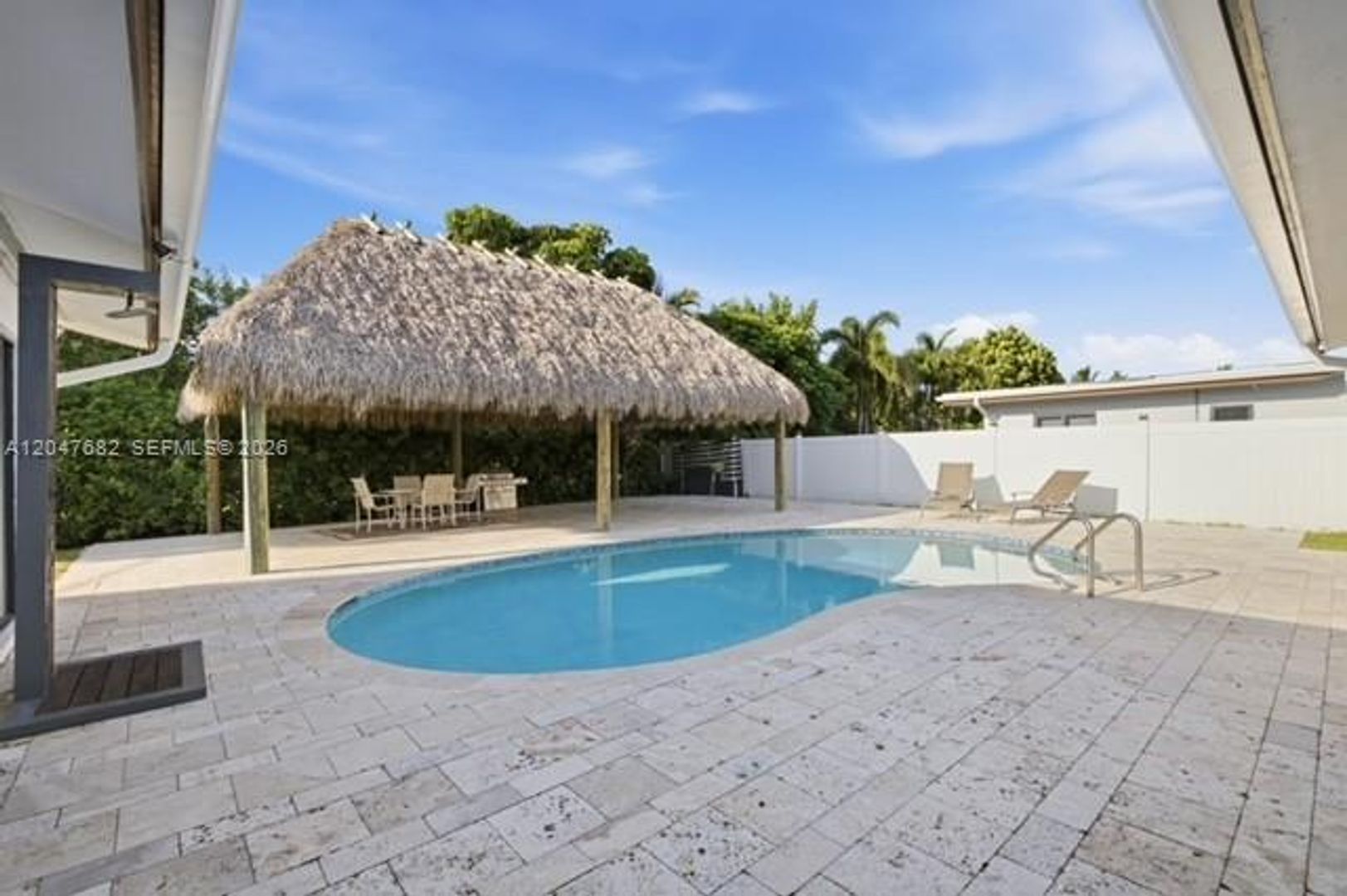 Boca Raton House: 1415 W Camino Real 1415 1415
