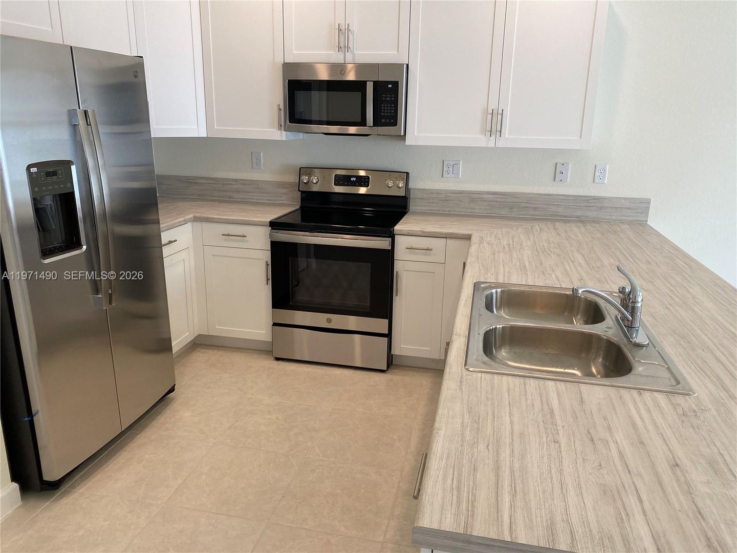 Hialeah House: 11379 W 34th Way